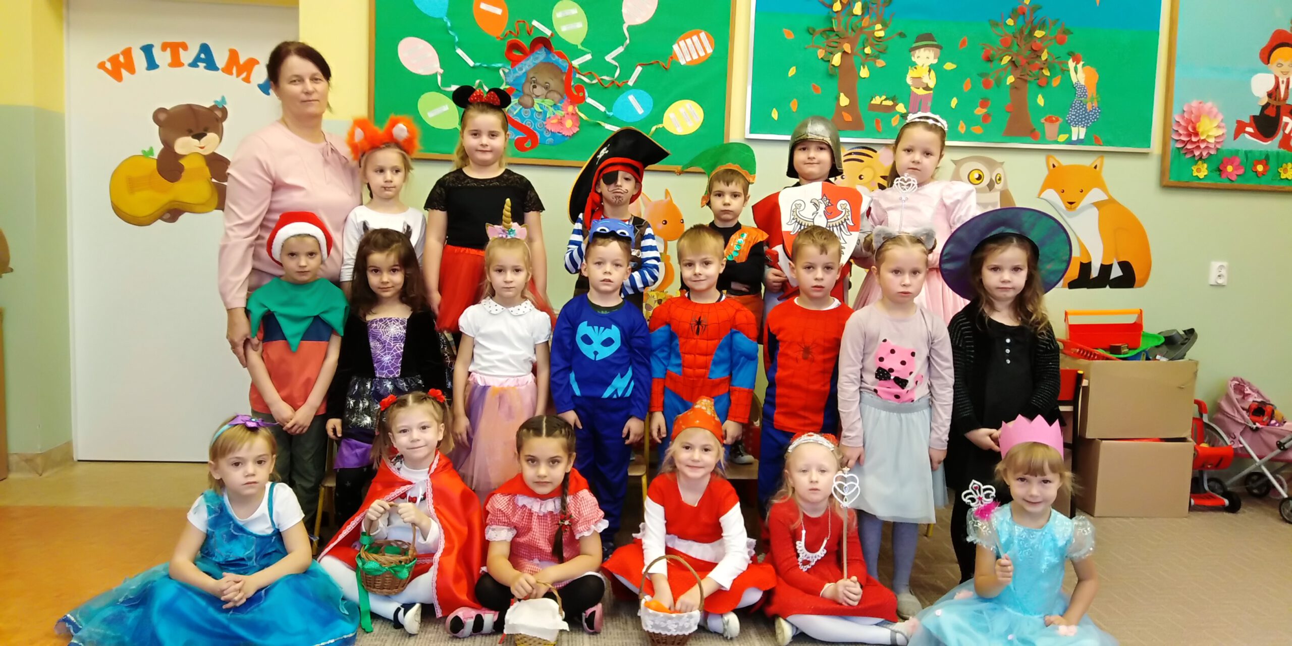 Przestawienie bajki pt. „Czerwony Kapturek”