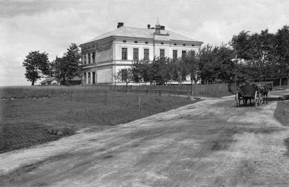 Historyczne Zdjecie Szkoly